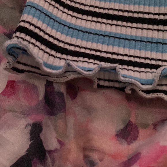 Blue Ribbed Crop Top - Picture 2 of 3